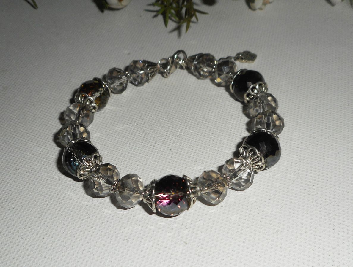 Bracelet en perles de cristal gris
