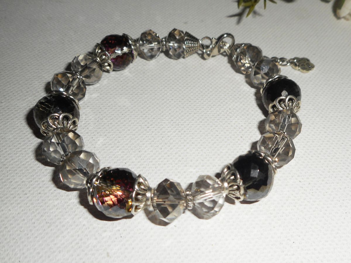 Bracelet en perles de cristal gris