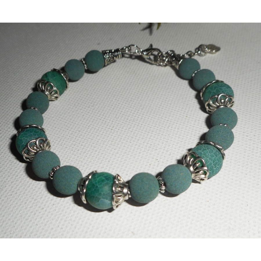 Bracelet en perles de lave et pierres en agate verte