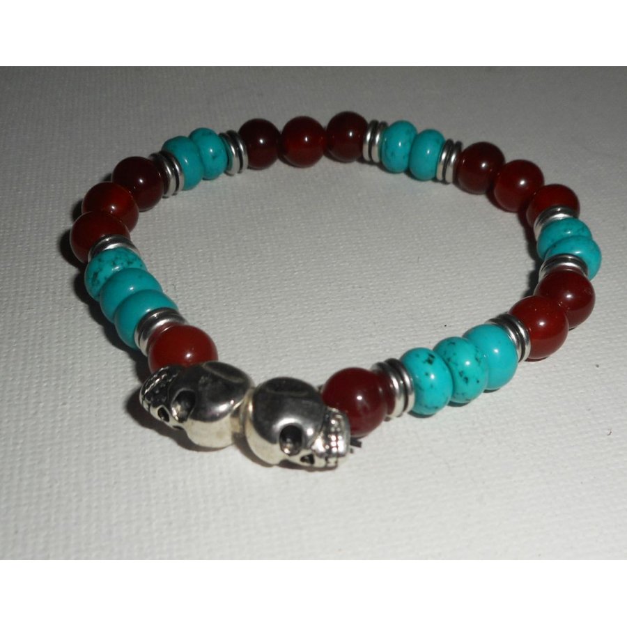 Bracelet pierre turquoise et cornaline avec têtes de mort 