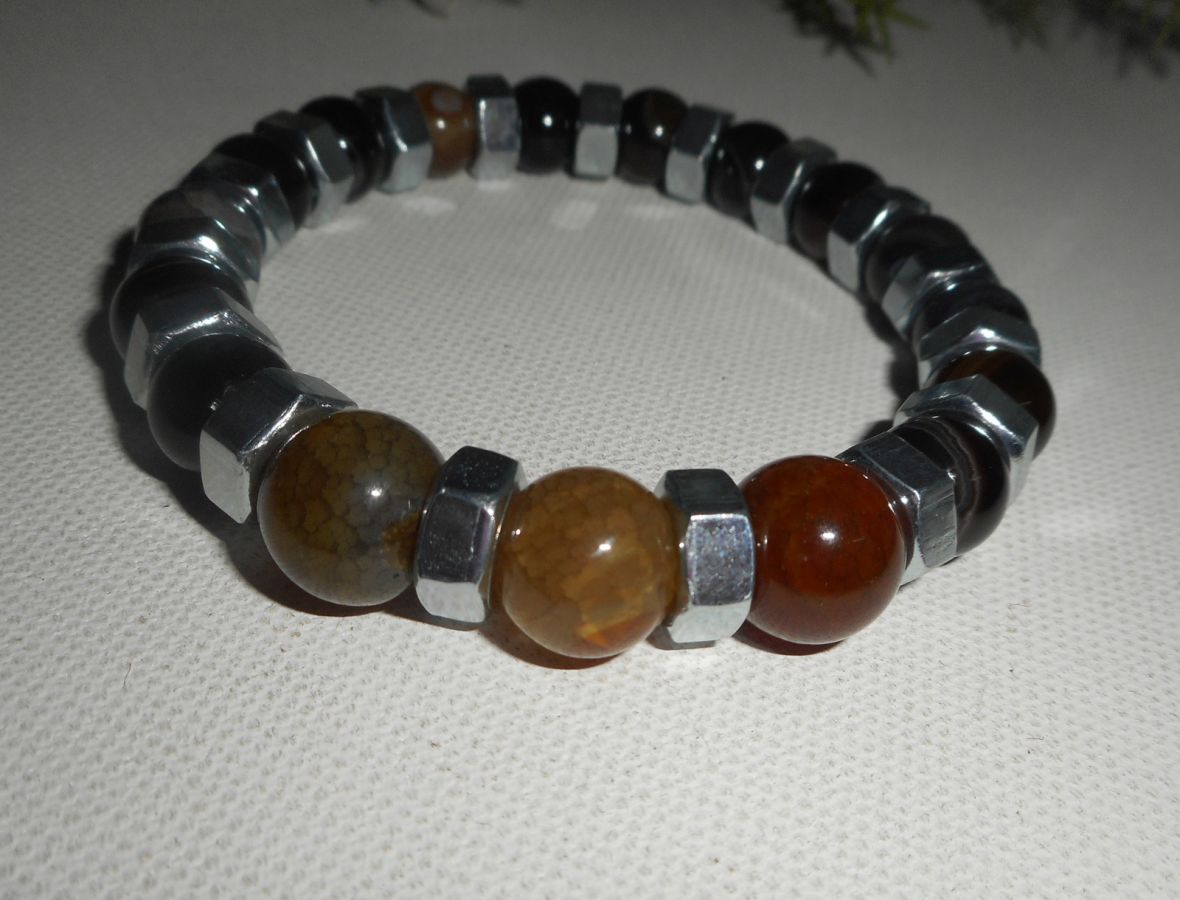 Bracelet en pierres d'agates marrons avec boulons en acier inoxydable