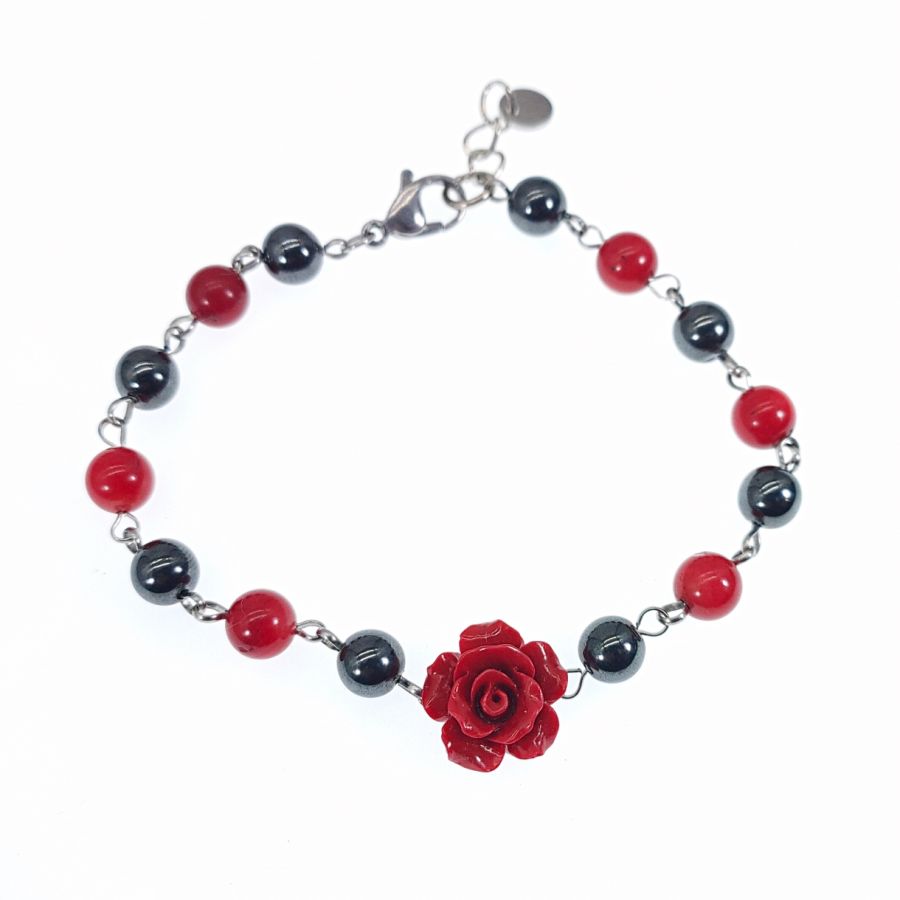 Bracelet en pierres d'hématite avec rose rouge