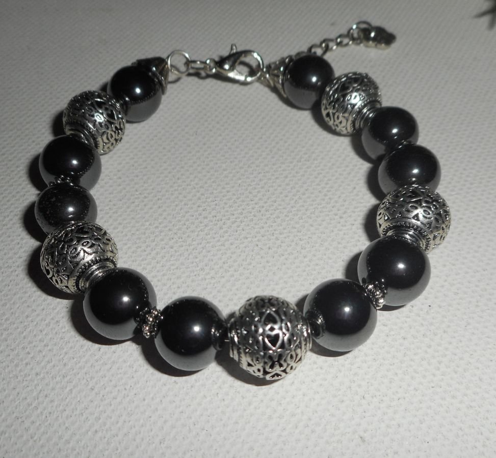 Bracelet en pierres d'hématites et perles en métal argent