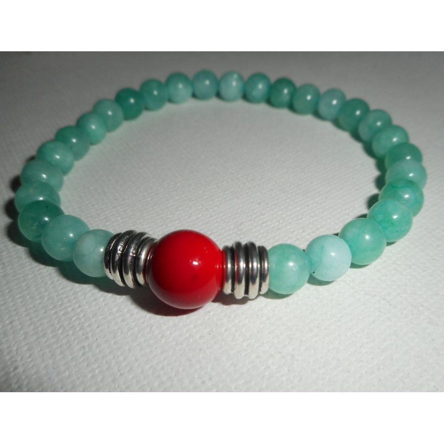 Bracelet en pierres de jade et gorgone rouge