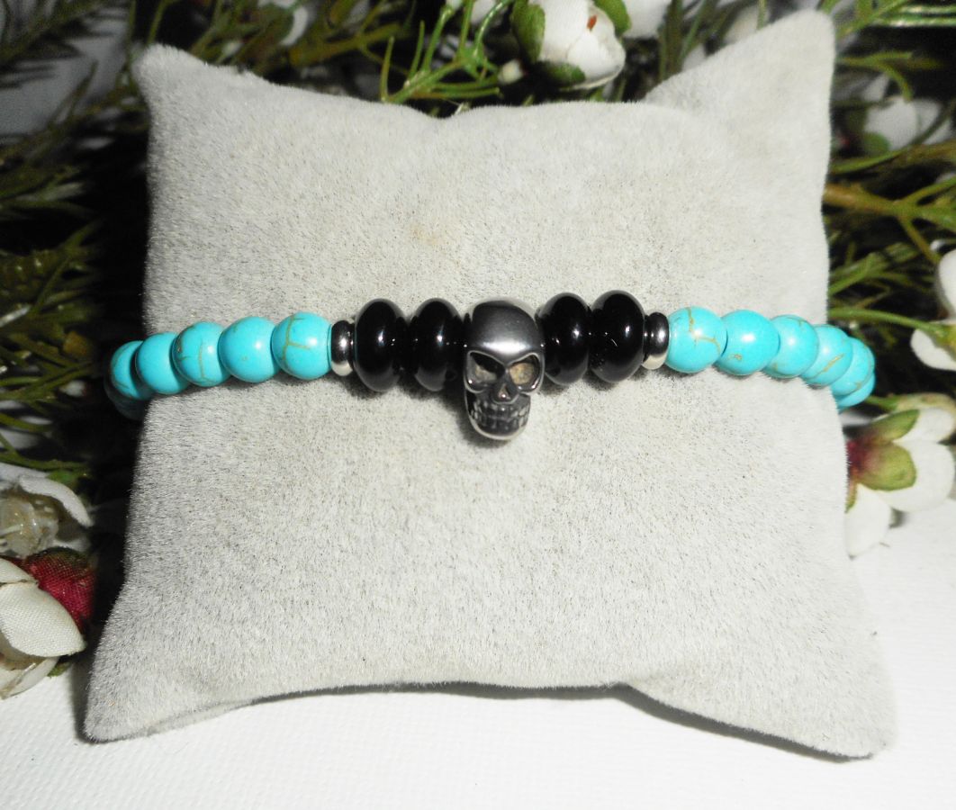 Bracelet en pierres d'onyx et turquoise avec tête de mort en acier inoxydable