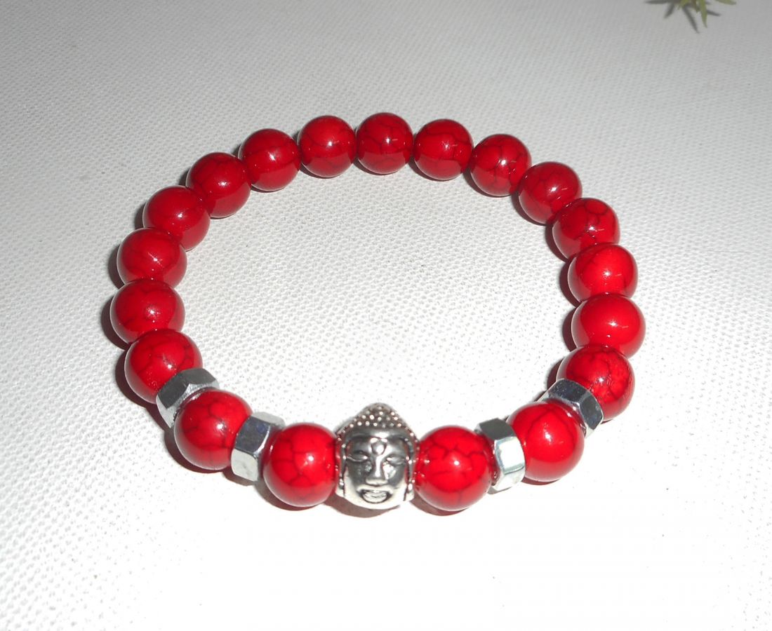 Bracelet en pierres de turquenite rouge et bouddha argent