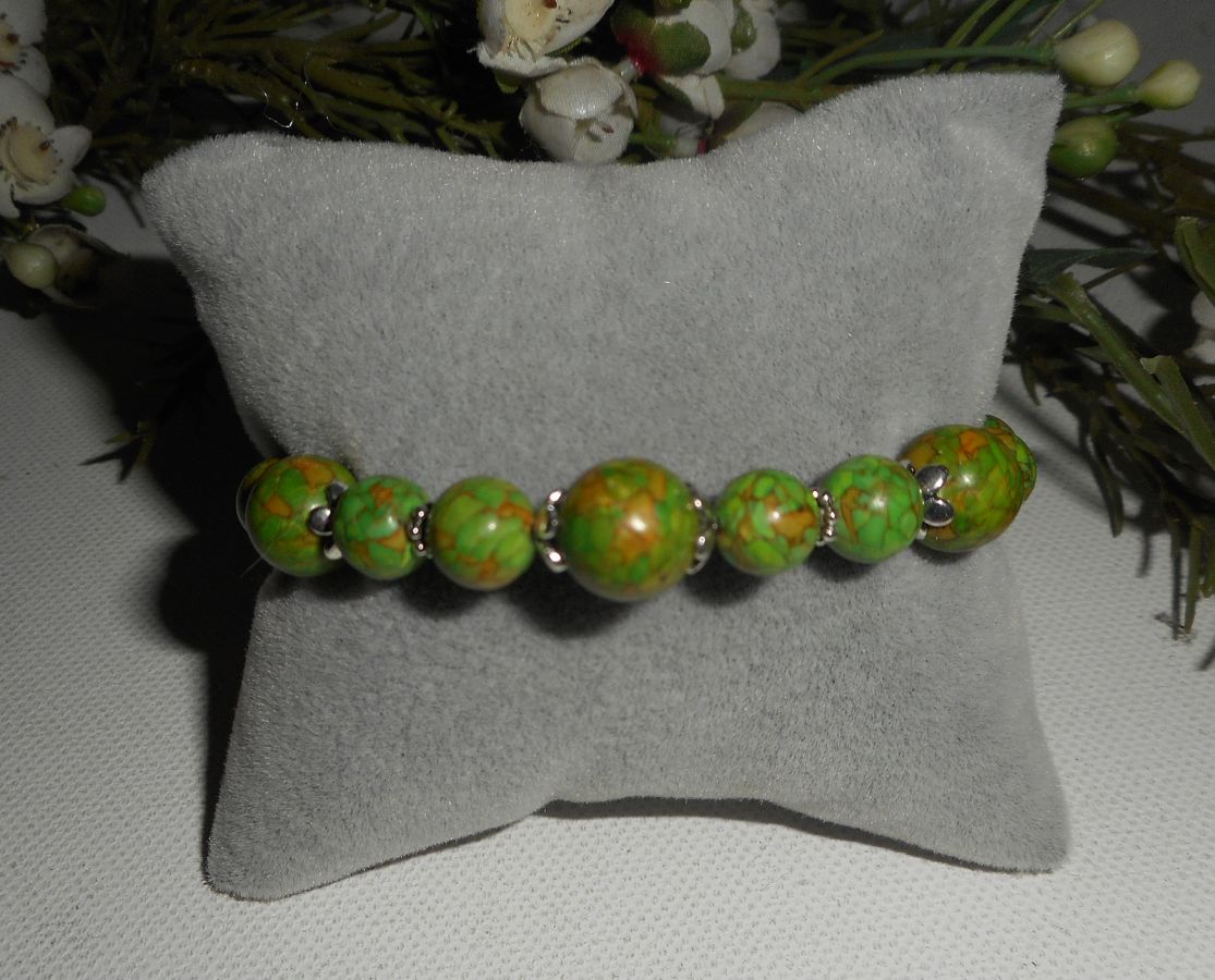 Bracelet en  pierres de turquenite verte