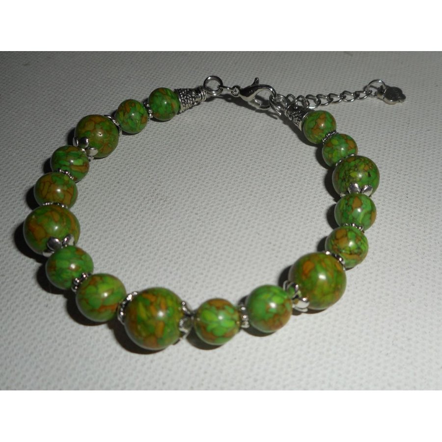 Bracelet en  pierres de turquenite verte