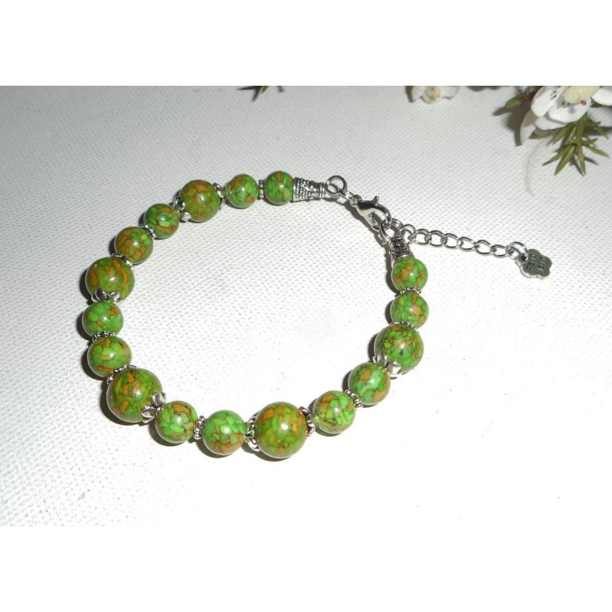 Bracelet en  pierres de turquenite verte