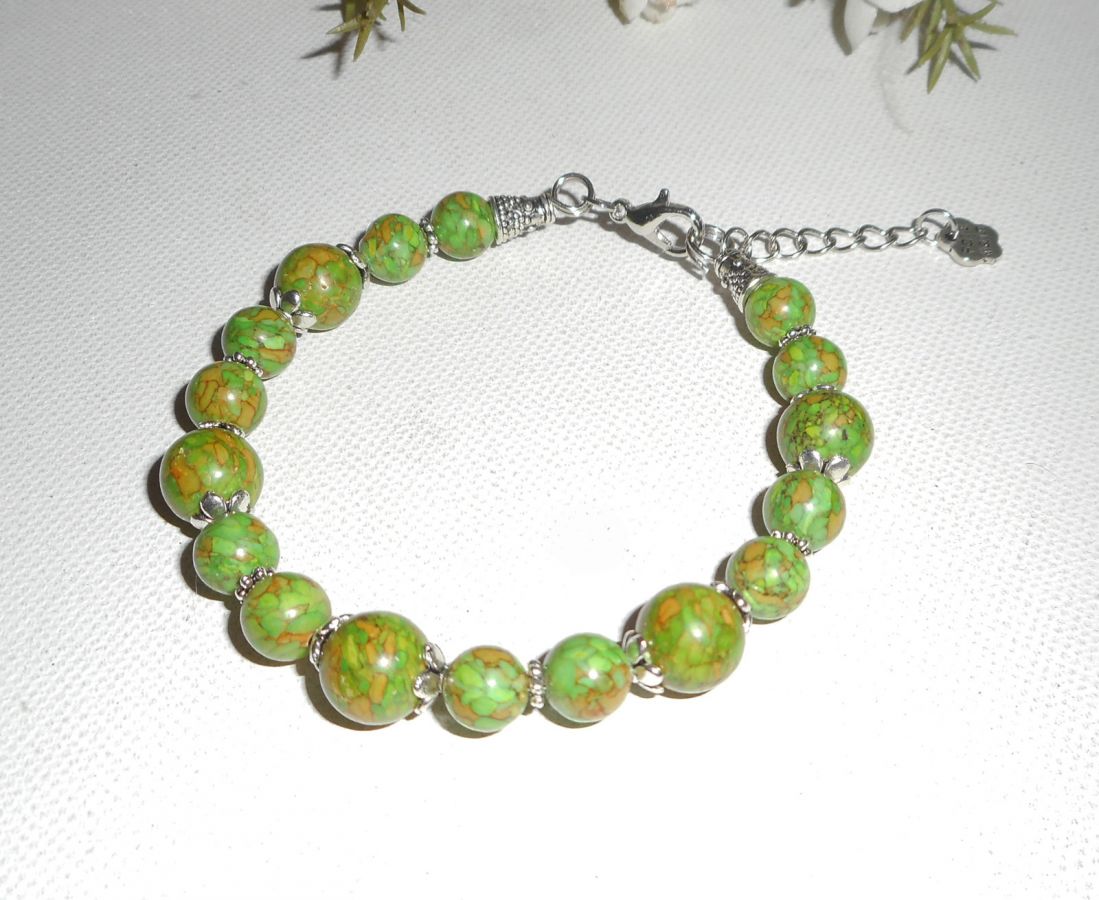Bracelet en  pierres de turquenite verte