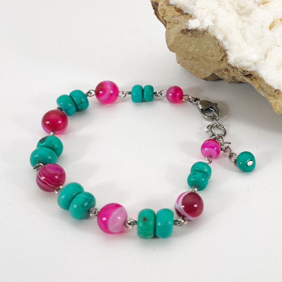 Bracelet en pierres de turquoise et agates rose fuchsia