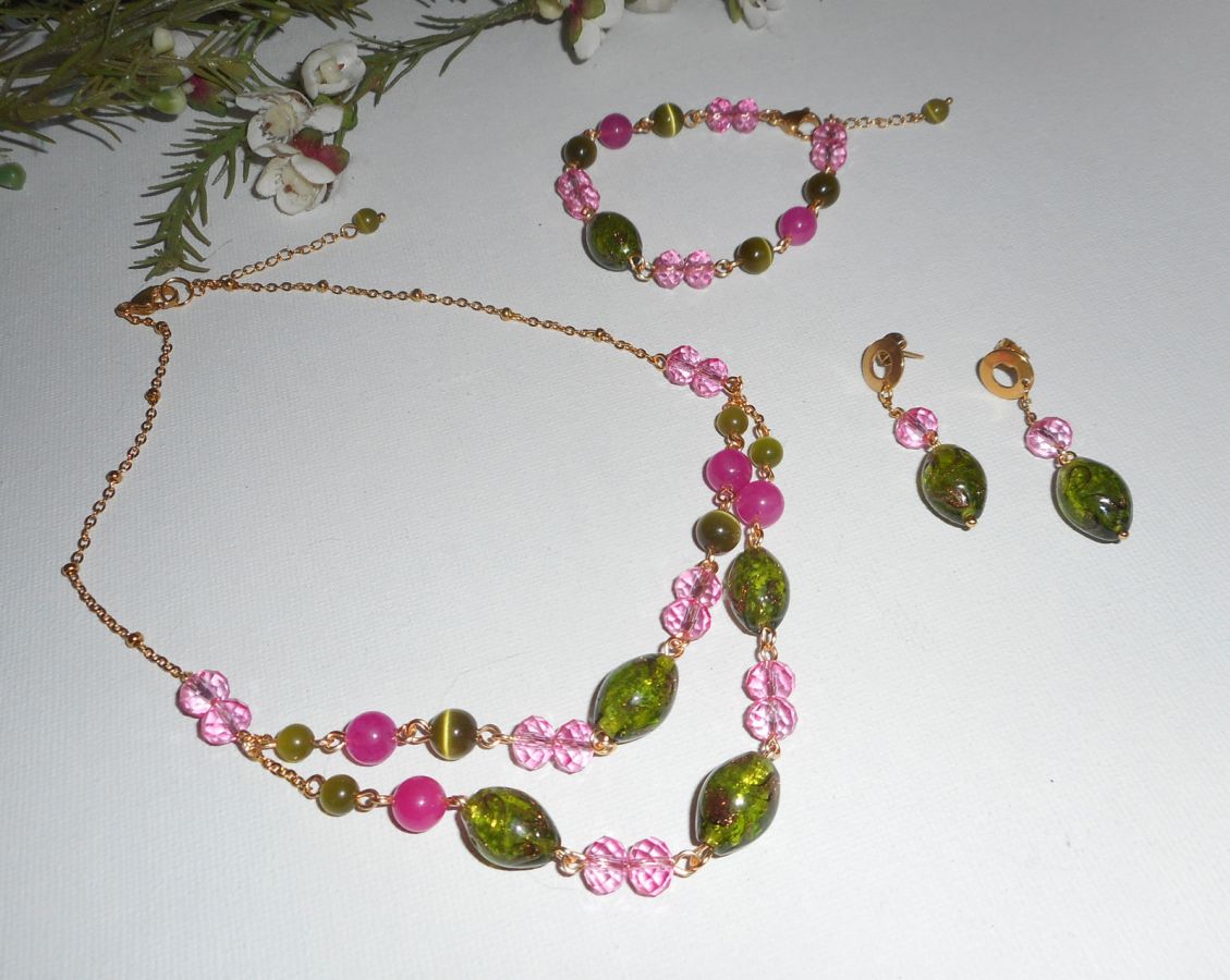 Bracelet en Verre de Murano et cristal rose et vert sur chaine en acier or