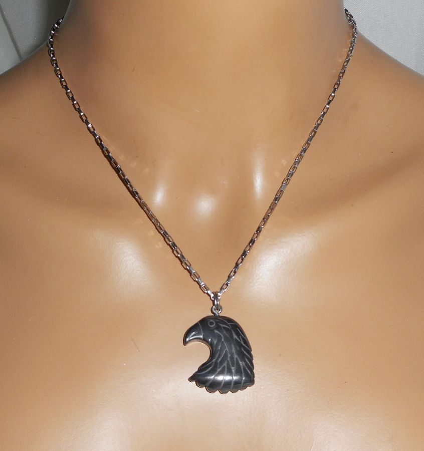 Collier aigle en pierre en hématite sur chaine en acier inoxydable