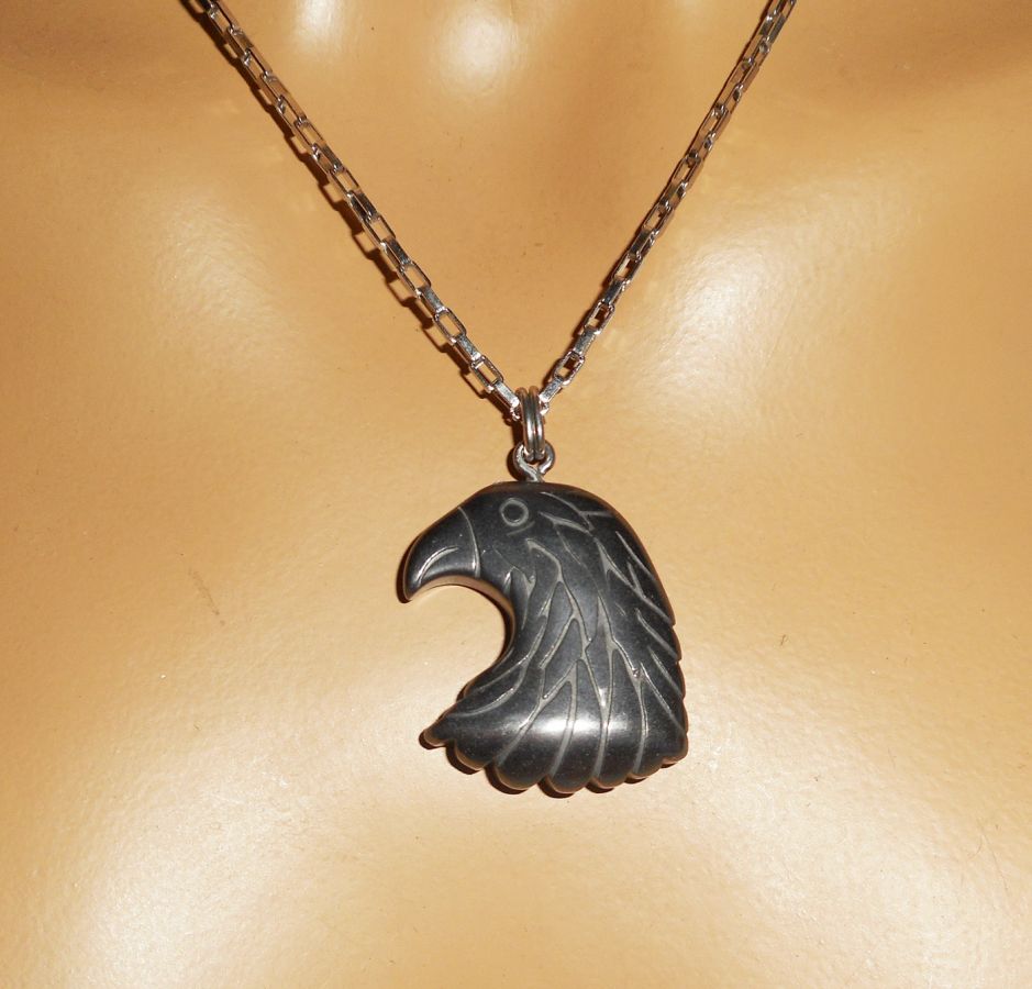 Collier aigle en pierre en hématite sur chaine en acier inoxydable