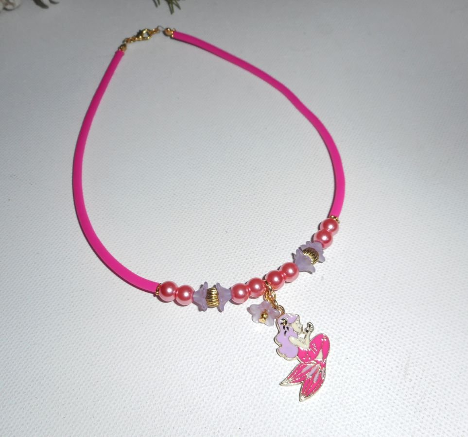 Collier enfant sirène en émail avec perles de verre rose et fleurs mauves sur buna corde rose