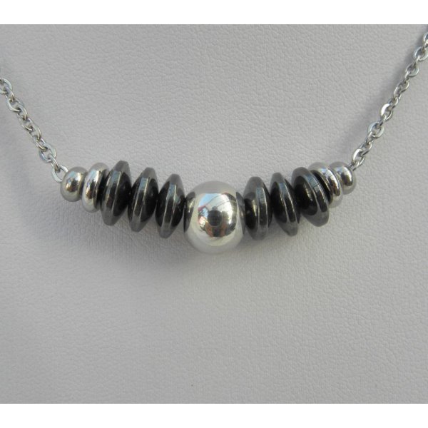 Collier homme avec pierres en hématite et perle en acier inoxydable
