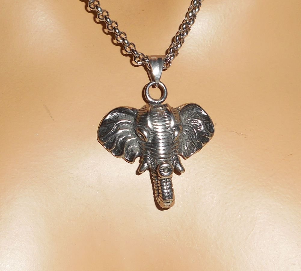 Collier élèphant sur chaine en acier inoxydable