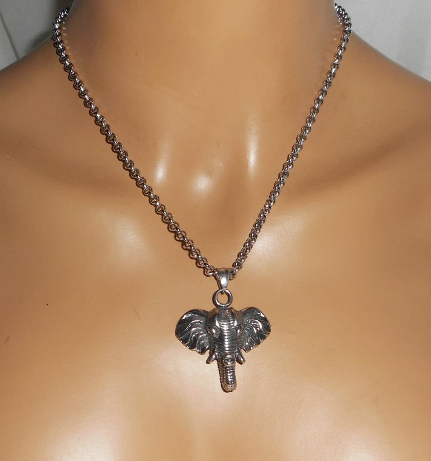 Collier élèphant sur chaine en acier inoxydable