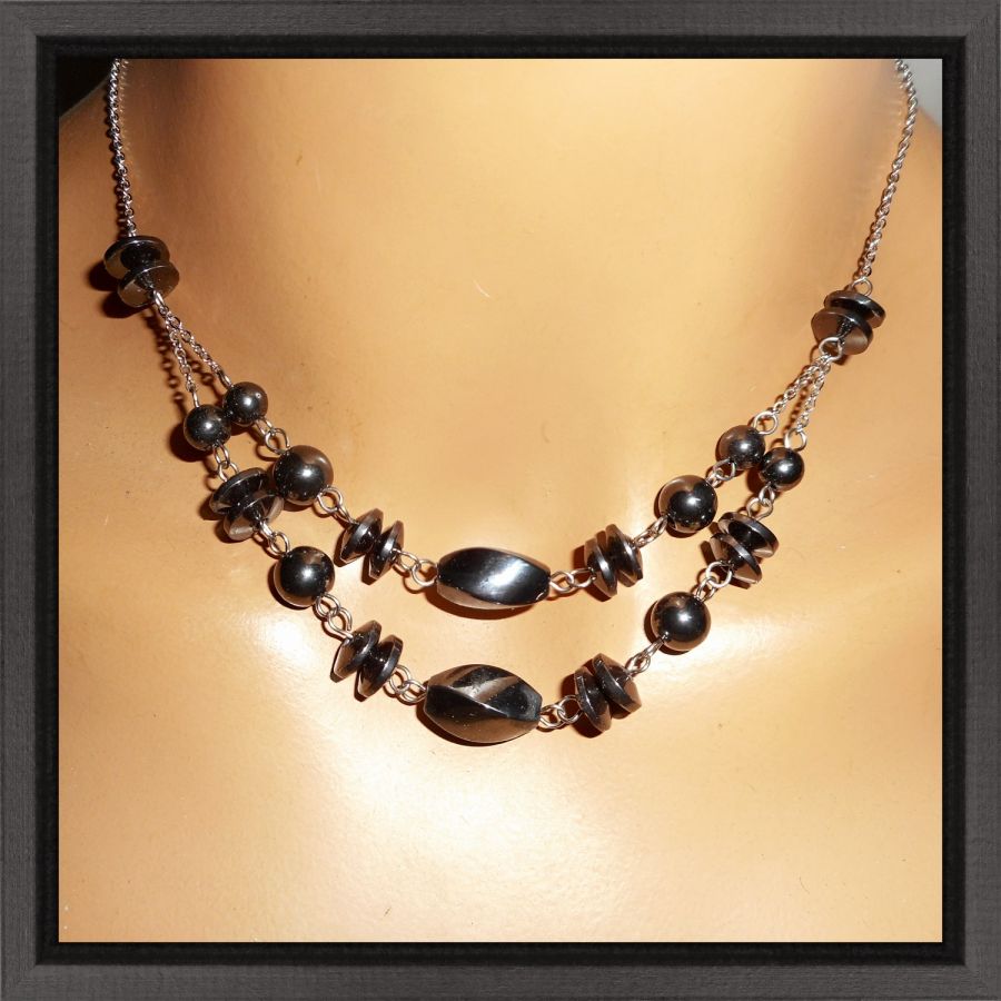 Collier en pierres d'hématite sur chaine en acier inoxydable