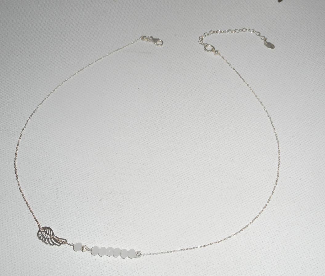 Collier ras de cou en argent 925 avec petite aile et perles en cristal blanc