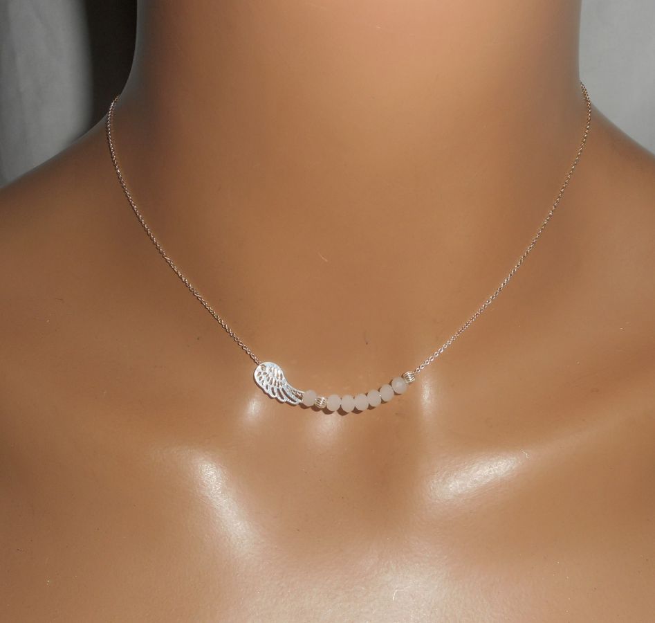 Collier ras de cou en argent 925 avec petite aile et perles en cristal blanc