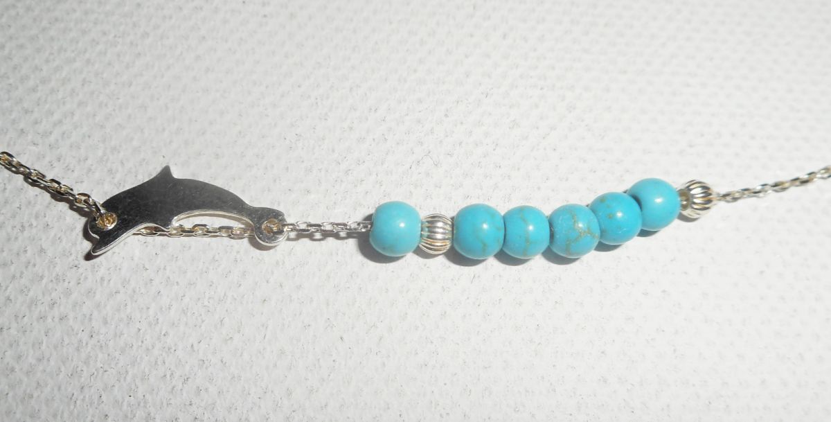 Collier ras de cou en argent 925 avec petit dauphin et pierres turquoise