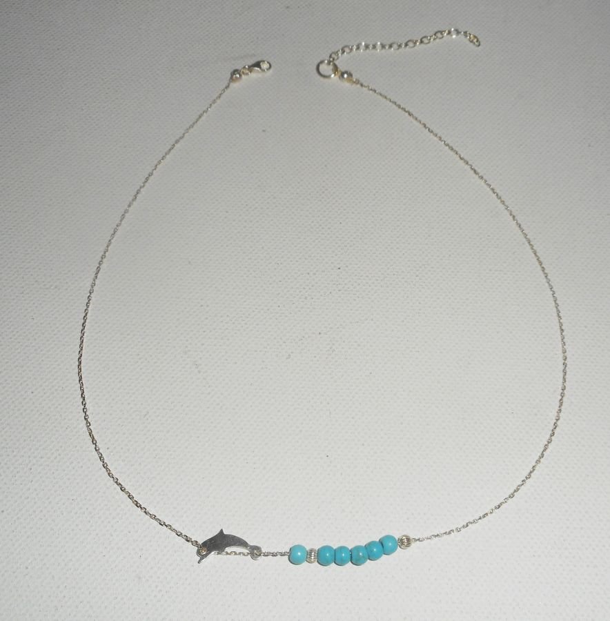 Collier ras de cou en argent 925 avec petit dauphin et pierres turquoise