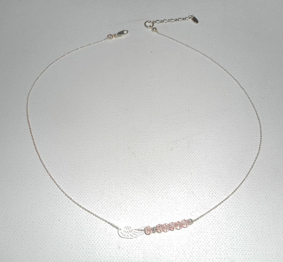 Collier ras de cou en argent 925 avec petite aile et perles en cristal rose