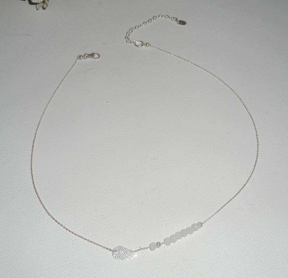 Collier ras de cou en argent 925 avec petite aile et perles en cristal blanc