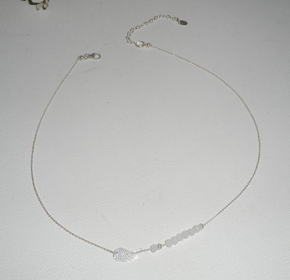 Collier ras de cou en argent 925 avec petite aile et perles en cristal blanc