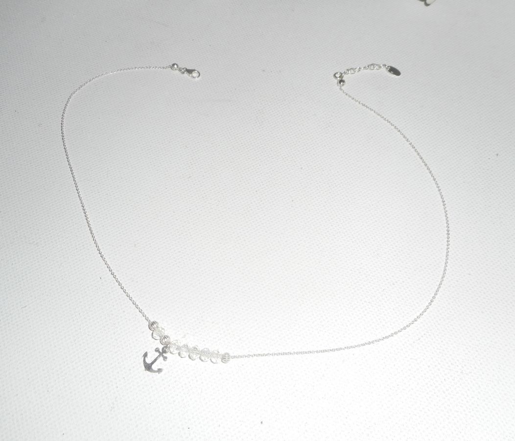 Collier ras de cou en argent 925 avec ancre et  perles en cristal