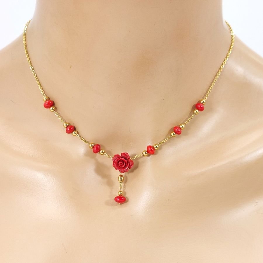 Collier rose rouge en gorgone