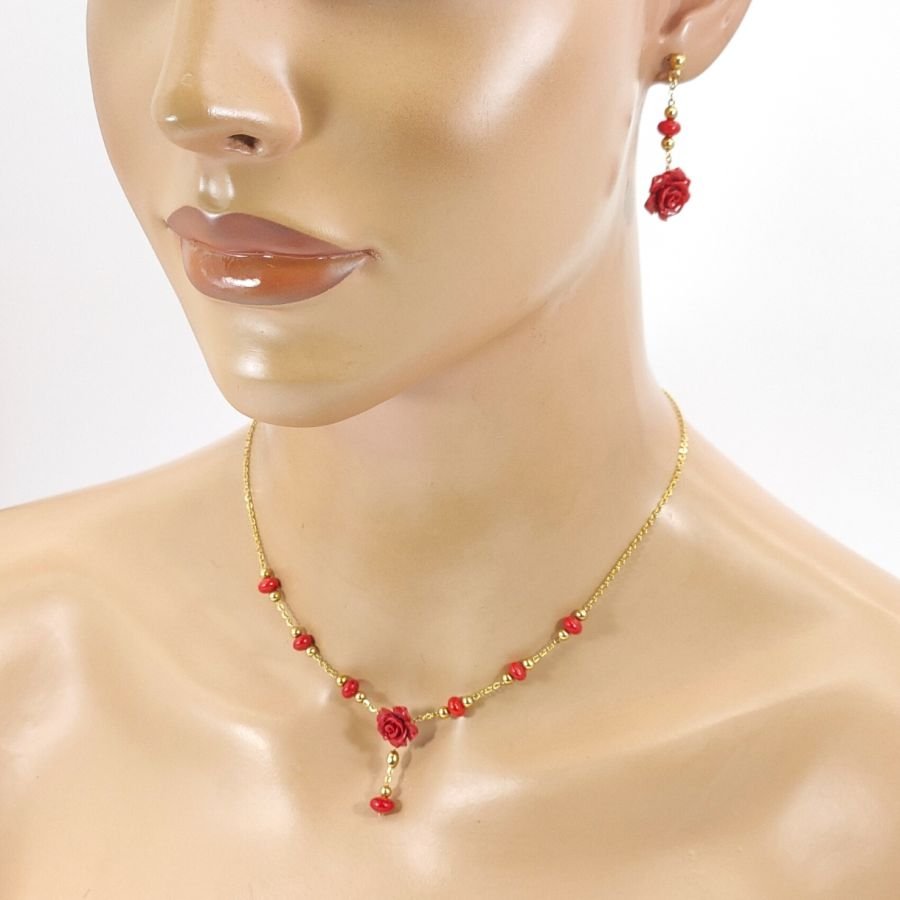 Collier rose rouge en gorgone