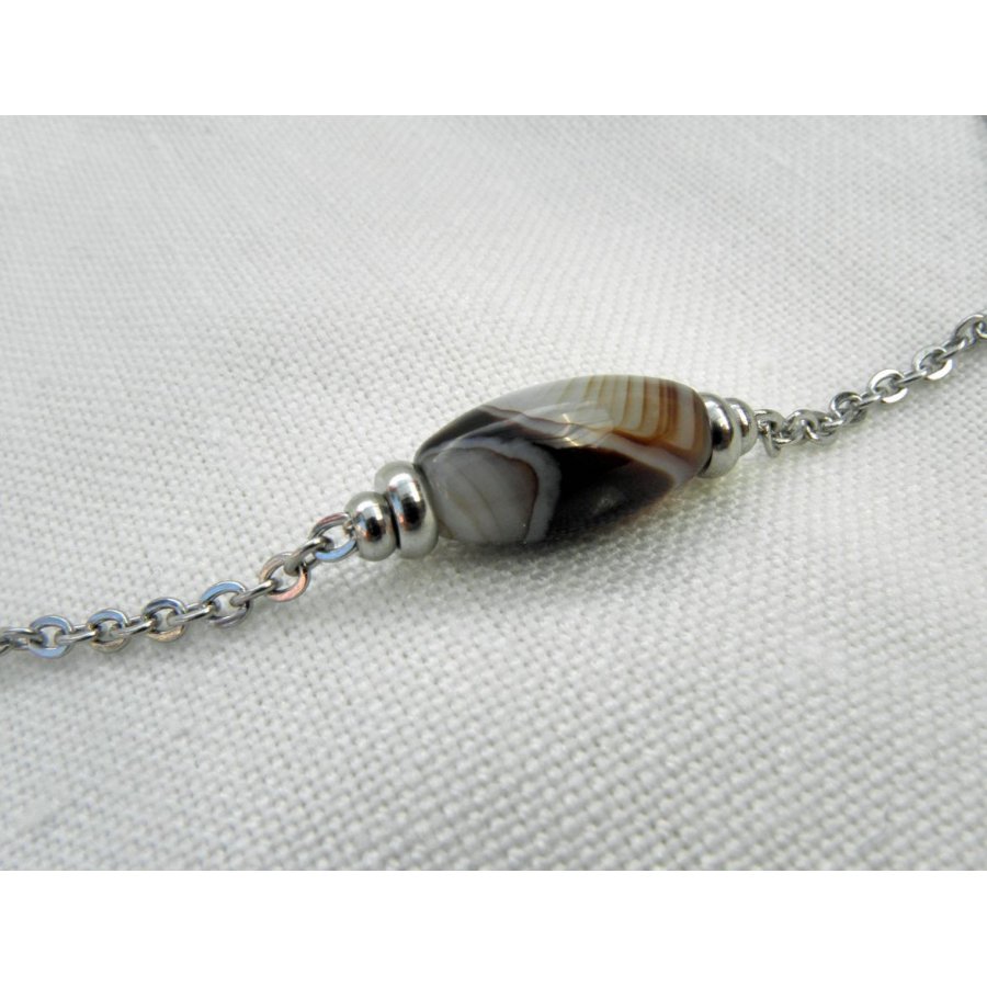 Collier solitaire avec pierre en agate tube et perles en acier inoxydable