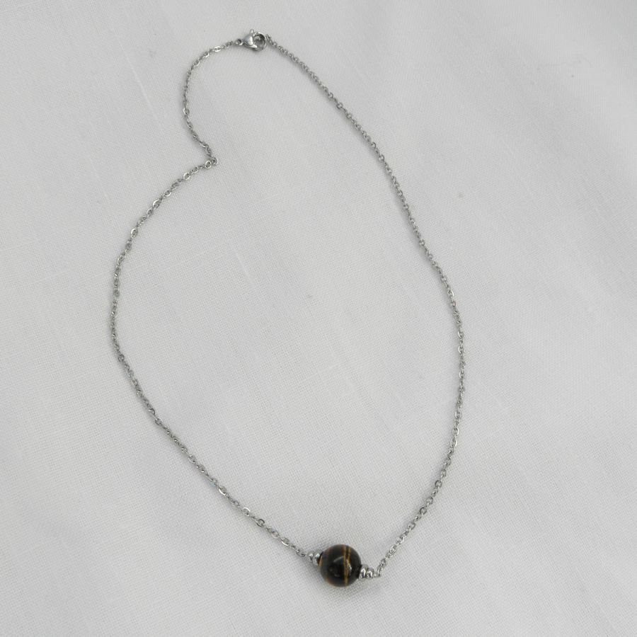 Collier solitaire avec pierre en oeil de tigre et perles en acier inoxydable