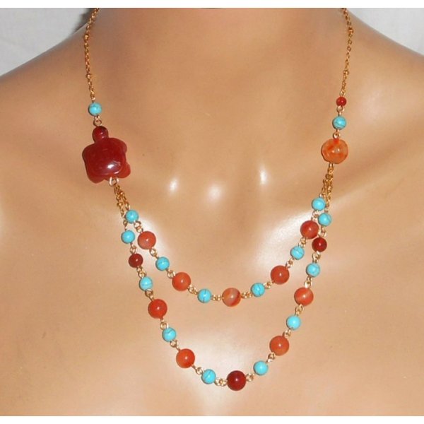 Collier tortue en pierres de cornaline et turquoise 