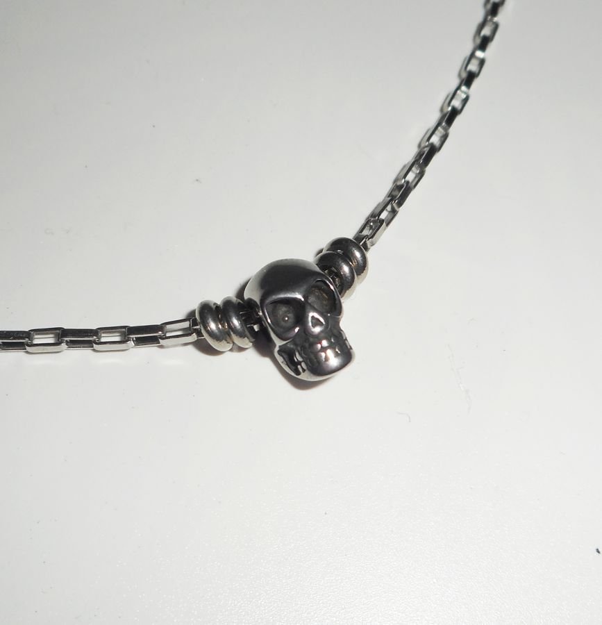 Collier tête de mort sur chaine en acier inoxydable