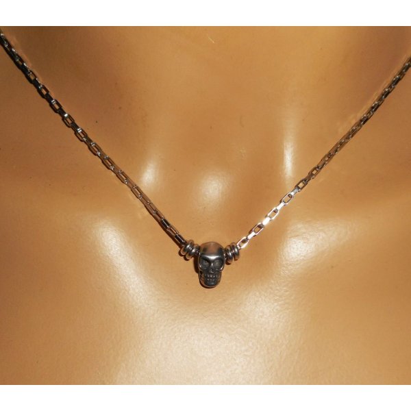Collier tête de mort sur chaine en acier inoxydable