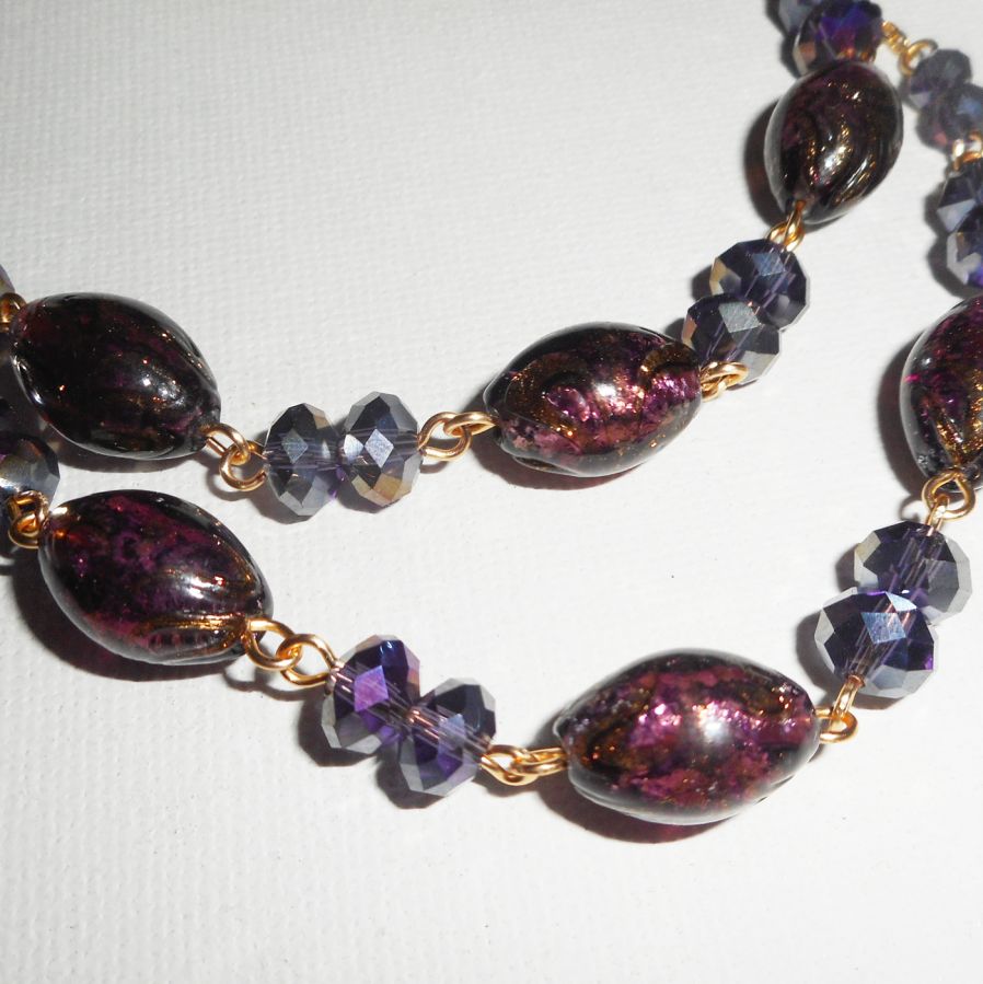 Collier en Verre de Murano et cristal violet sur chaine en acier or
