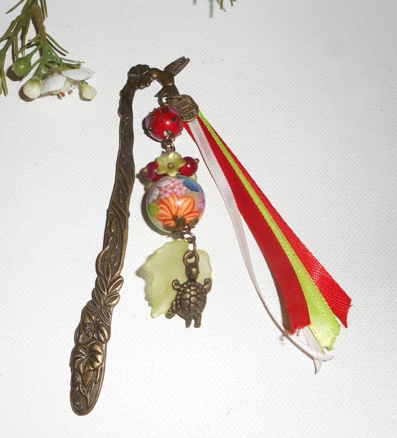 Marque page oiseau avec perles fleuries multicolore et tortue bronze