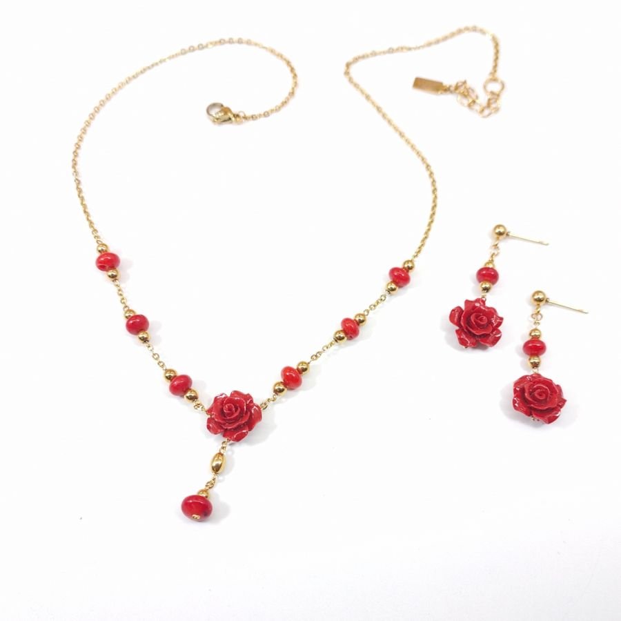 Parure Collier et boucles d'oreilles roses rouges en gorgone