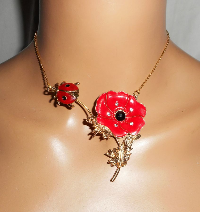 Parure Collier coquelicot et coccinelle en émail rouge sur chaine en acier doré