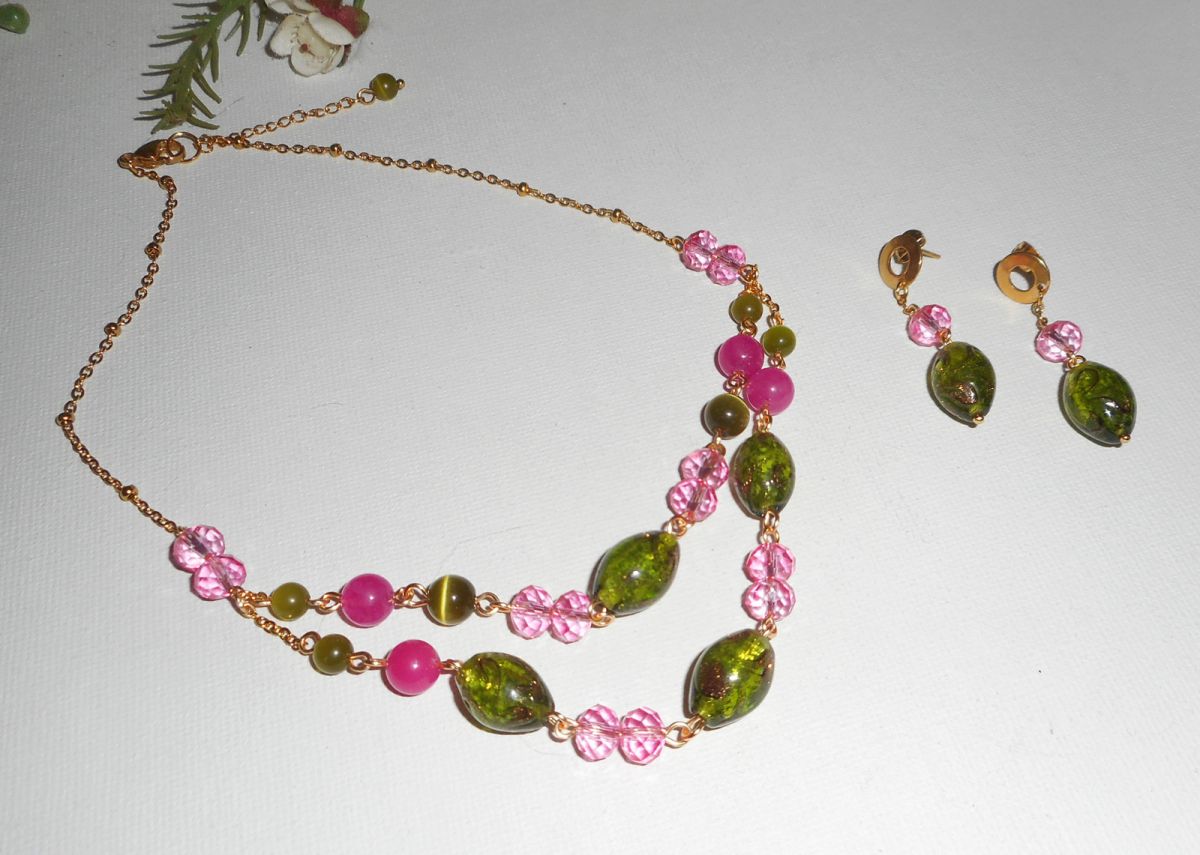 Parure Collier en Verre de Murano et cristal rose et vert sur chaine en acier