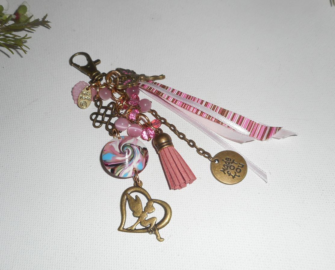 Porte clés/Bijoux de sac fée perles et rubans rose