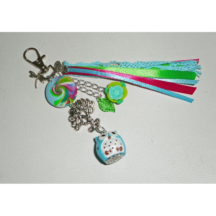 Porte clés/Bijoux de sac chouette bleu et arbre de vie avec rubans multicolores