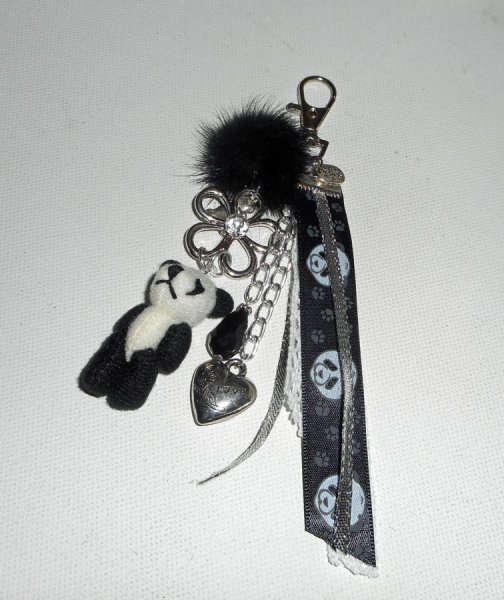 Porte clés/Bijoux de sac panda avec pompon en vison noir et rubans