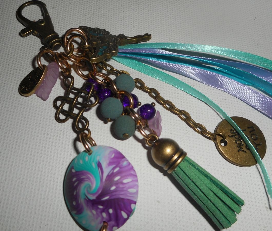 Porte clés/Bijoux de sac fée perles et rubans turquoise violet