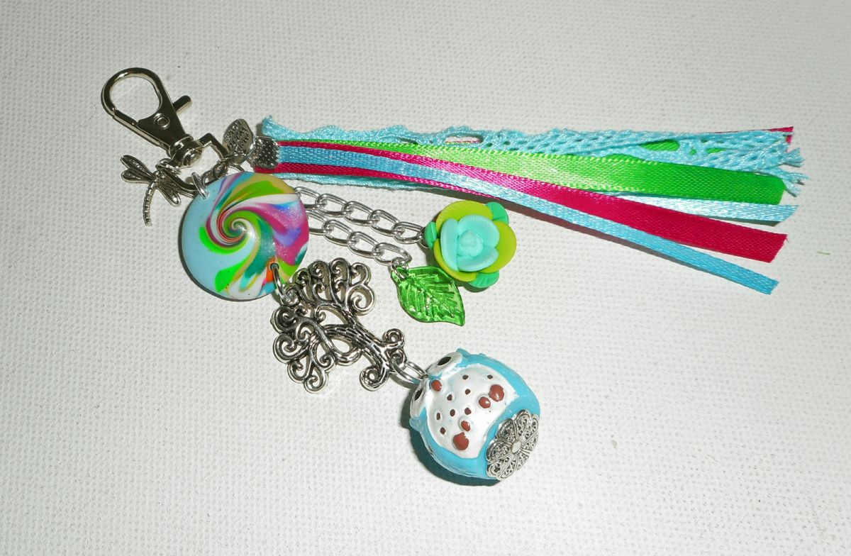 Porte clés/Bijoux de sac chouette bleu et arbre de vie avec rubans multicolores