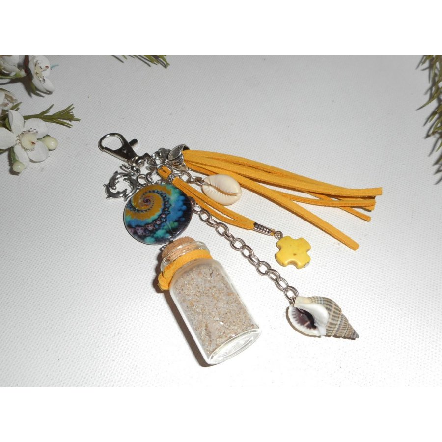 Porte clés/Bijoux de sac palet de nacre bleu jaune avec bouteille coquillage et dauphin