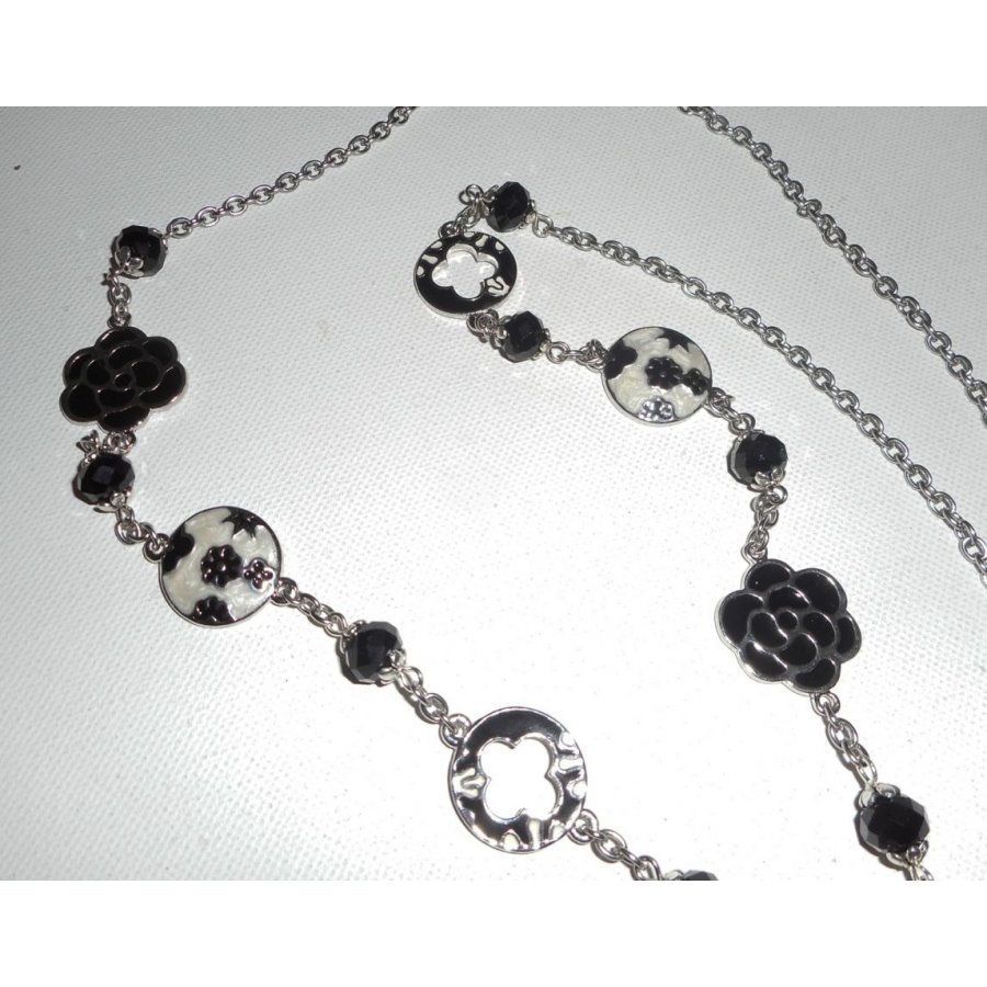 Sautoir en émail noir et blanc avec perles en cristal